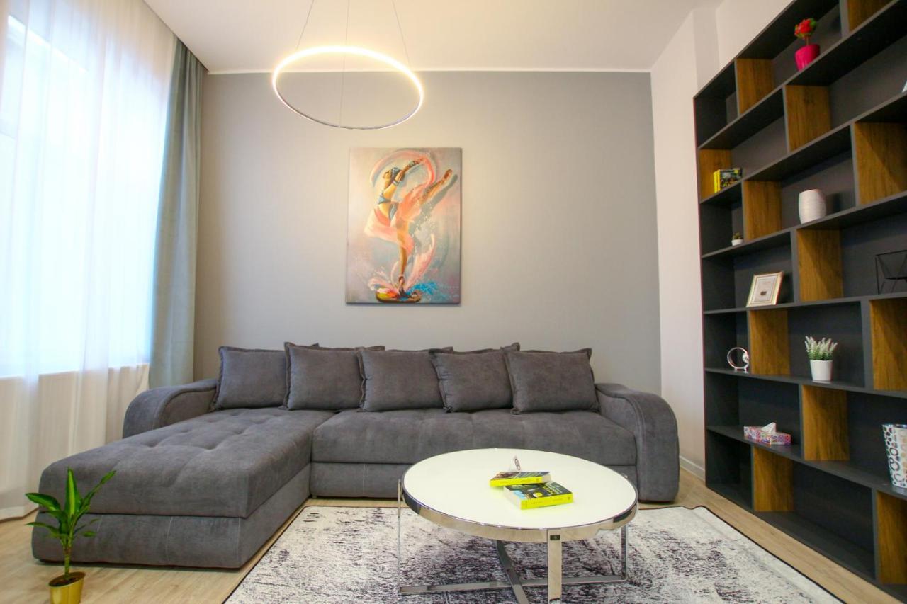 Mianelly Center Apartment Constanta Ngoại thất bức ảnh